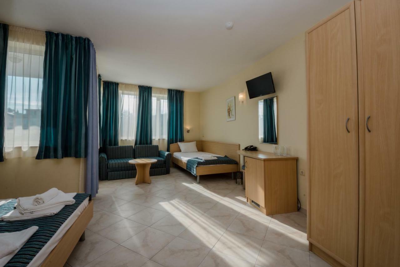 Семеен Хотел Бриз Sozopol Exterior foto